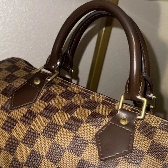 Authentic Pre-Loved Louis Vuitton Speedy 30 - Picture 6 of 15
